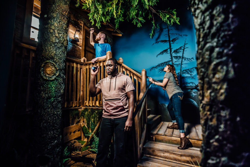 Finding clues in an escape room